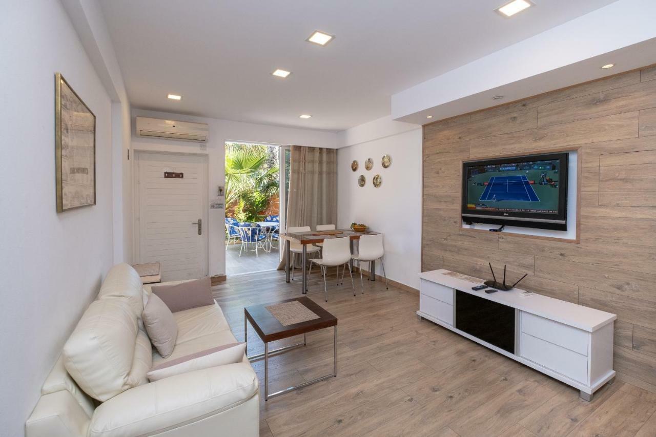 Townhouse By The Sea Pirate Harbor Appartement Paphos